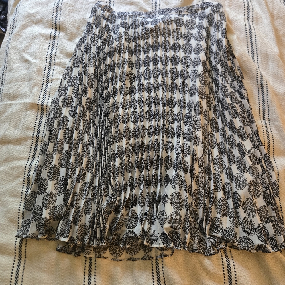 Halogen Black and White Pleated Skirt